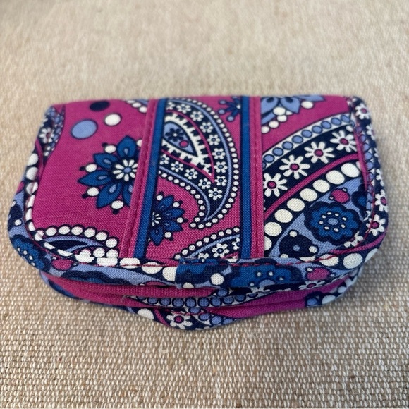 Vera Bradley boysenberry double sided magnetic closure card holder wallet case - Picture 2 of 4